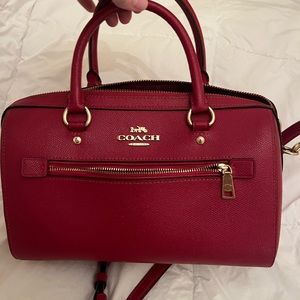 ALREADY SOLD BUT POSHMARK WONT LET ME DELETE IT PLEASE DONT BUY